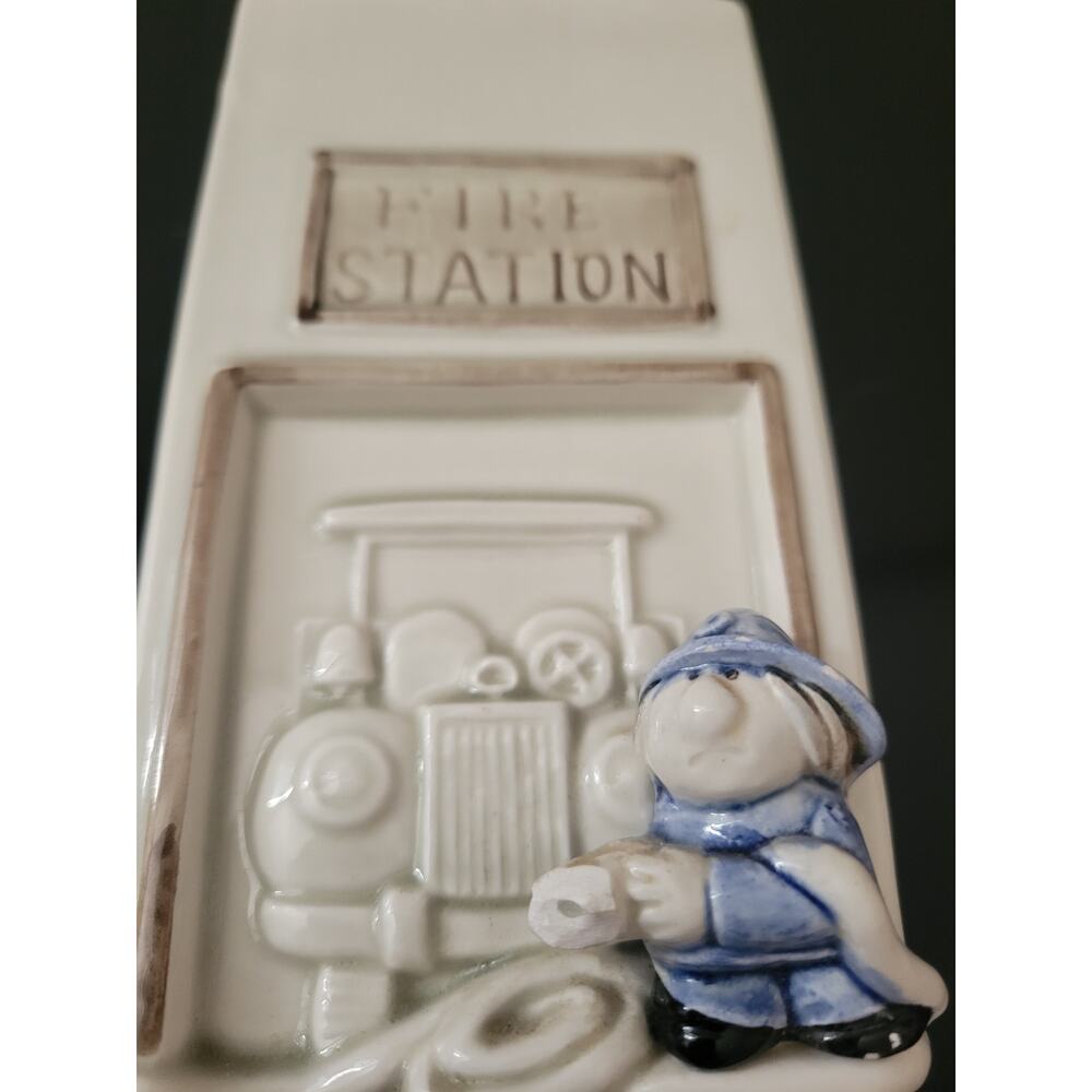 Fitz and Floyd Fire‎ Station Organizer Unisex OS White Ceramic Fireman Desk Gift